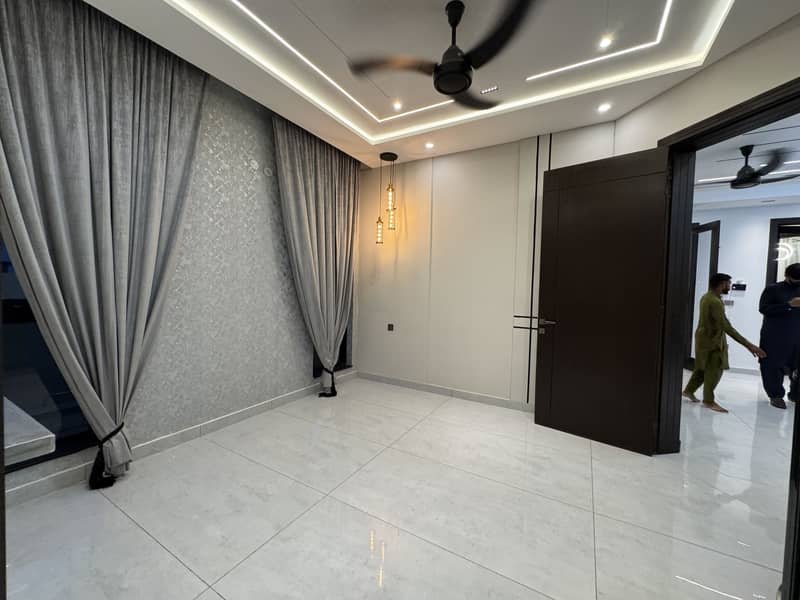 6 Marla Corner House For Sale In Bahria Town