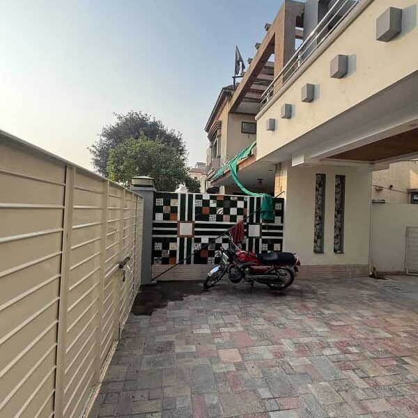 10 Marla Luxury House – Juniper Block, Bahria Town Lahore